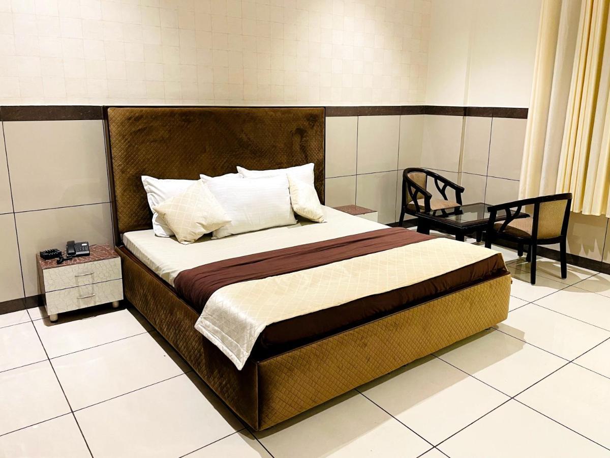 Primrose Hotel And Restaurant Sonipat Luaran gambar